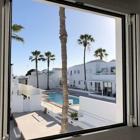 Sea Breeze With Shared Pool And Near The Beach Costa Teguise Exterior foto